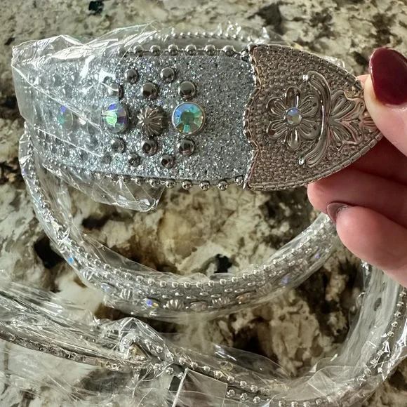 Crystal Embellished Silver Belt - Picture 4 of 4